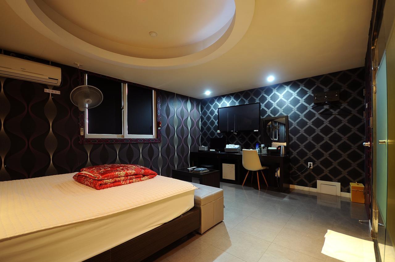 בוסאן Wow Motel מראה חיצוני תמונה